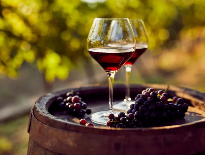 Wine in glasses - 350×265 (2)