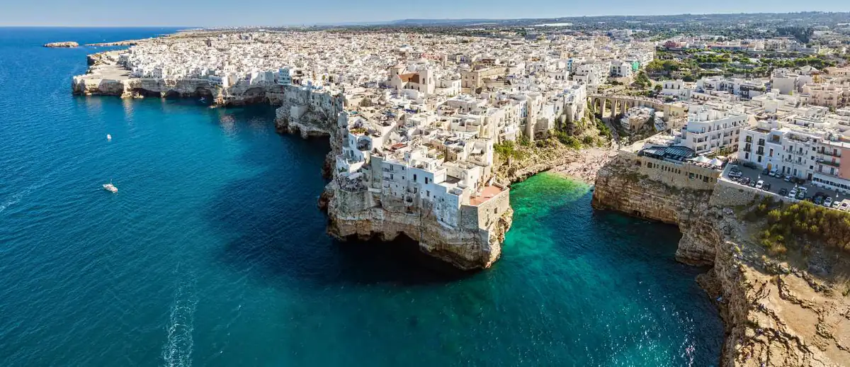 Best Wine Tasting in Puglia Italy Feature Image - 1390x600