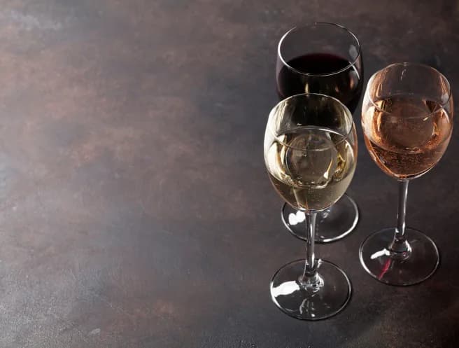 Wine in glasses - 350×265 (14)