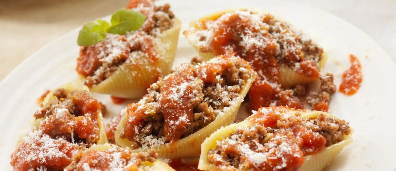 Stuffed shells with meat recipe Feature Image - 1390x600