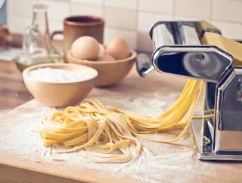 Pasta machine with pasta - 350×265