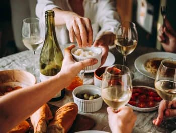 Wine and snacks - 350×265