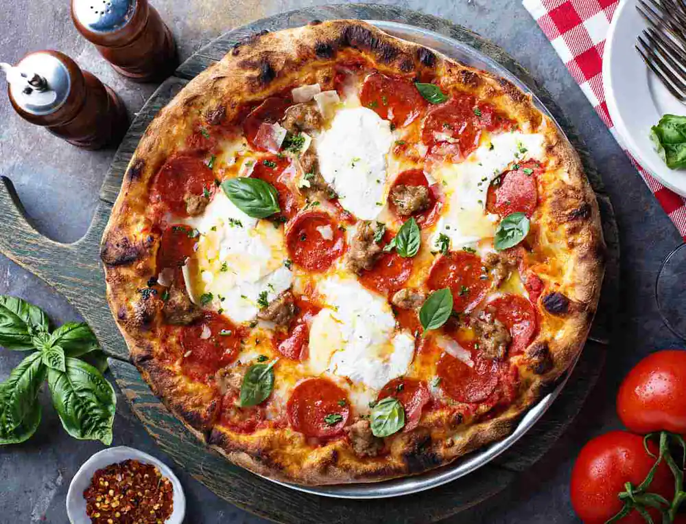Home-made pepperoni pizza - 799x610