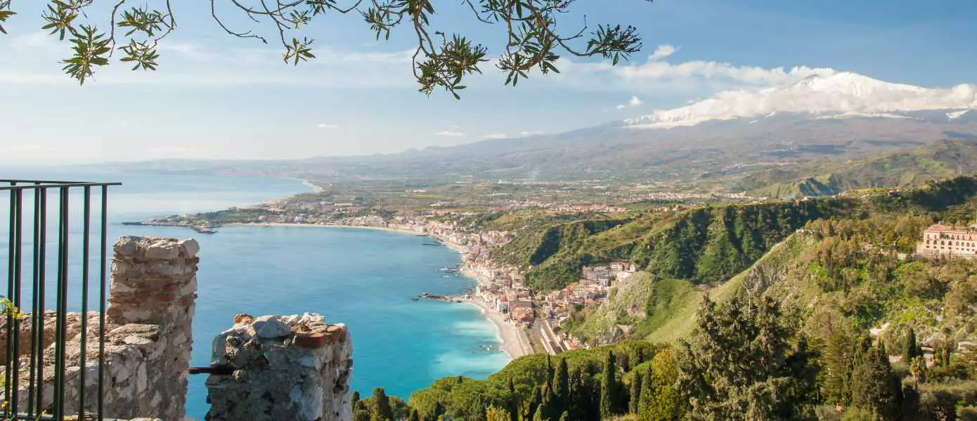 How To Eat Like A Local In Touristy Taormina Feature Image