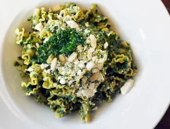 Pasta with nuts and herbs - 350×265