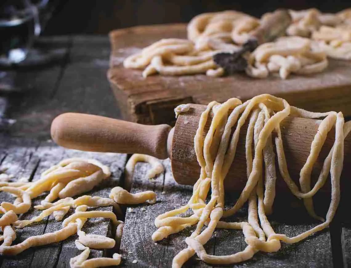 Fresh Tuscan Pici - 799x610