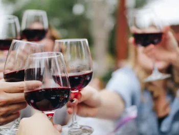 Red wine in glasses - 350×265