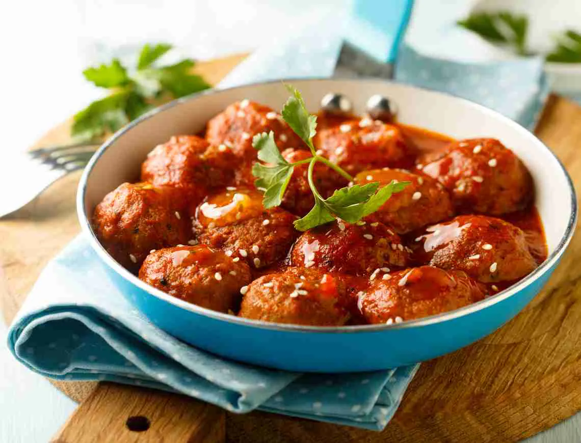 Meatballs in tomato sauce - 799x610