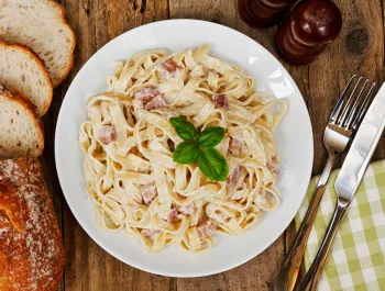 Pasta dish with bread - 350×265
