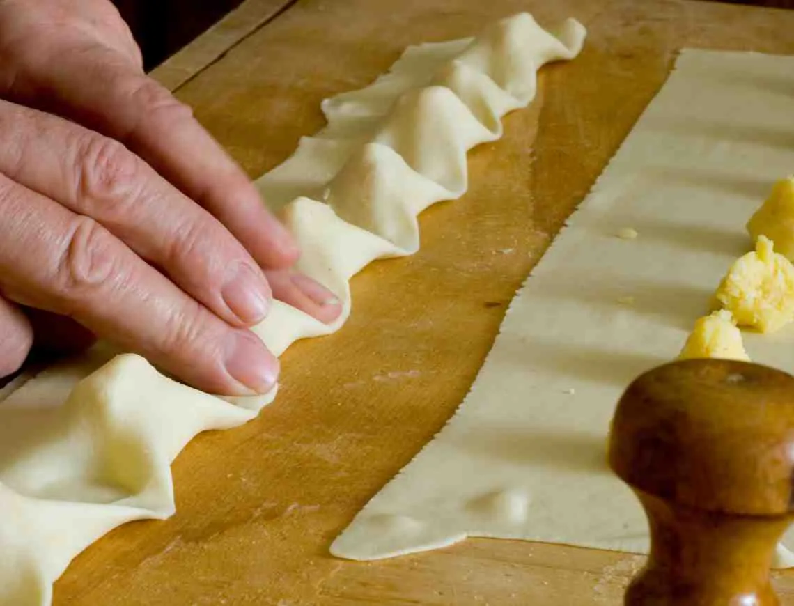 Fresh homemade ravioli - 799x610